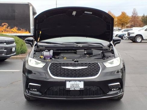 New 2026 Chrysler Pacifica Limited w/ Trailer Tow Group FWD image 22