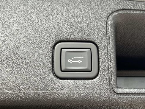 Used 2024 GMC Terrain SLT w/ LPO, Floor Liner Package AWD/4WD image 12