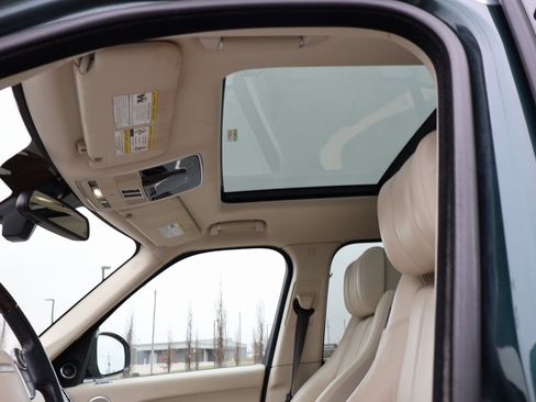 Used 2013 Land Rover Range Rover HSE image 19