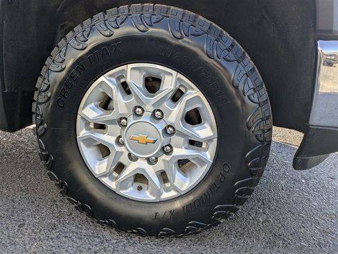 Used 2024 Chevrolet Silverado 2500 LT AWD/4WD image 10