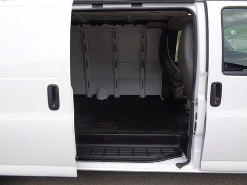 Used 2023 GMC Savana 2500 Extended w/ Driver Convenience Package image 9