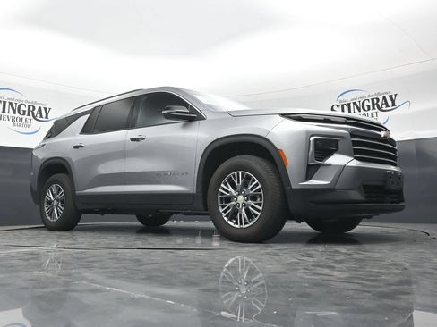 Used 2026 Chevrolet Traverse LT FWD image 29