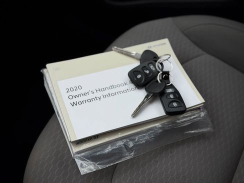 Used 2020 Hyundai Elantra SEL FWD image 22