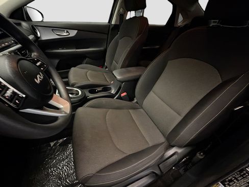 Used 2024 Kia Forte LXS w/ LXS Technology Package image 11