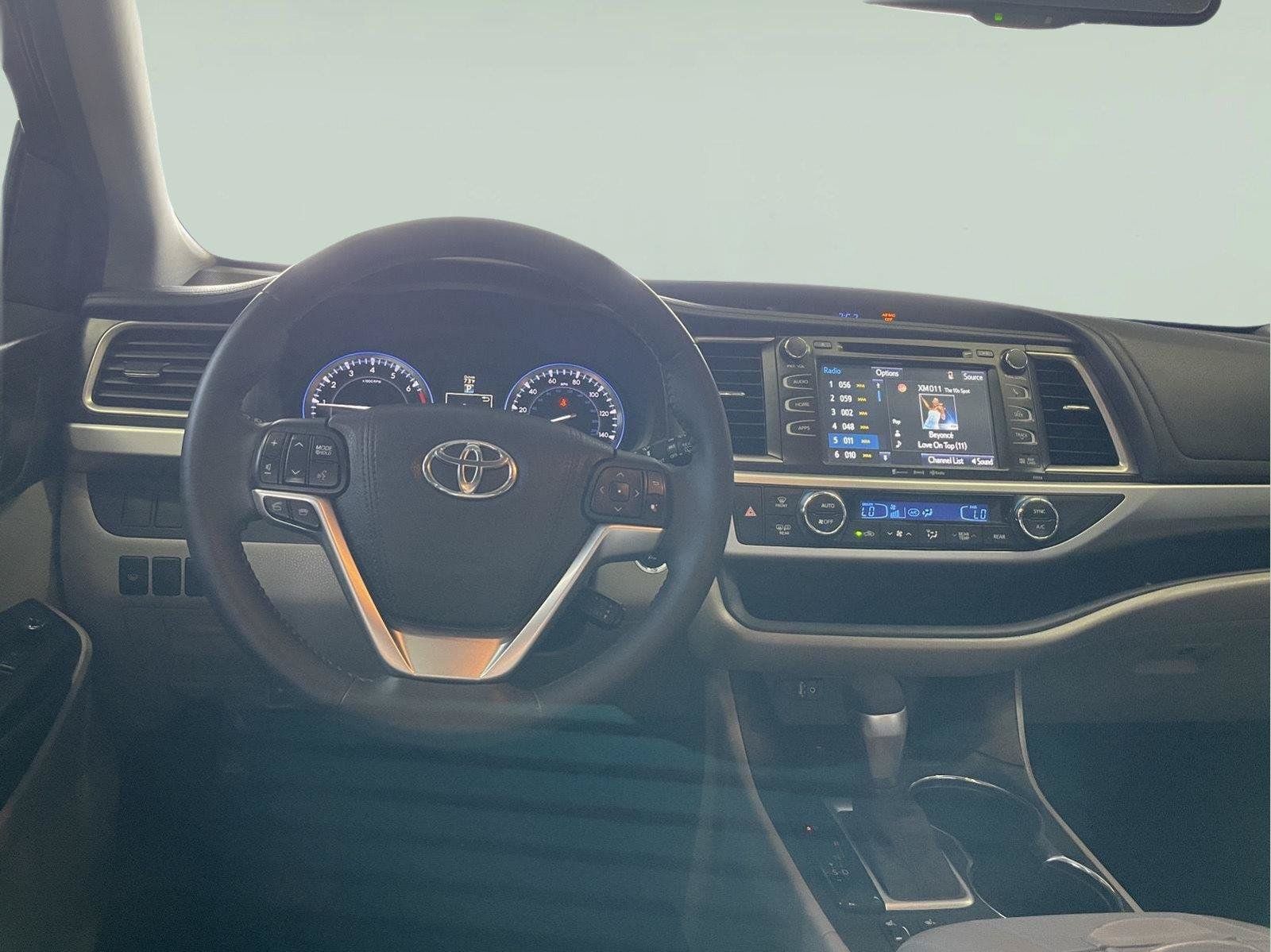 Used 2016 Toyota Highlander XLE AWD/4WD image 17