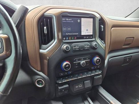 Used 2021 Chevrolet Silverado 1500 High Country w/ Technology Package AWD/4WD image 14