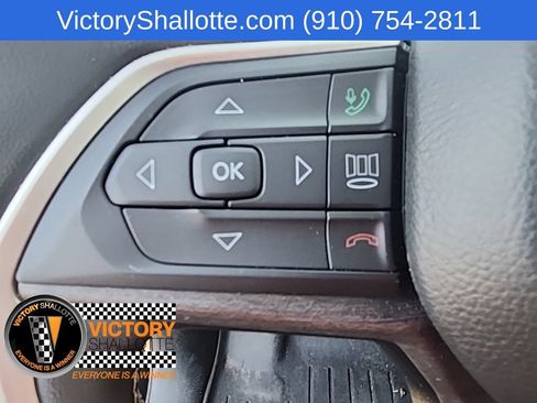 Used 2023 Jeep Grand Cherokee Limited w/ Black Appearance Package AWD/4WD image 13