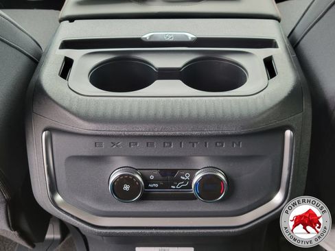 New 2025 Ford Expedition Active RWD image 19