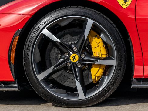 Used 2024 Ferrari SF90 Spider image 17