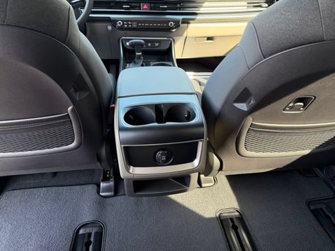 New 2026 Kia Carnival LX FWD image 20