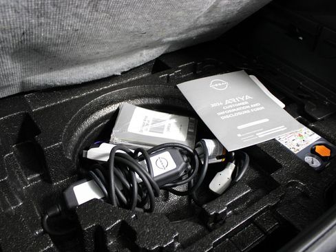 Used 2024 Nissan Ariya FWD image 25