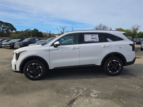 New 2026 Kia Sorento S image 5