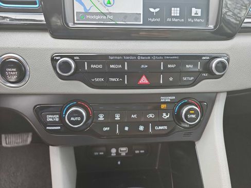 Used 2019 Kia Niro Touring image 24