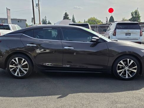 Used 2016 Nissan Maxima Platinum FWD image 8