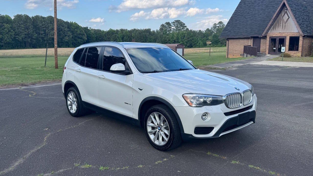 Used 2017 BMW X3 sDrive28i RWD image 2