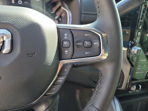 Used 2025 RAM 2500 Laramie AWD/4WD image 14