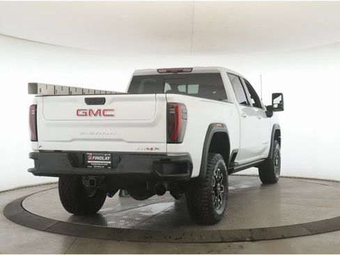 Used 2026 GMC Sierra 2500 AT4X image 7