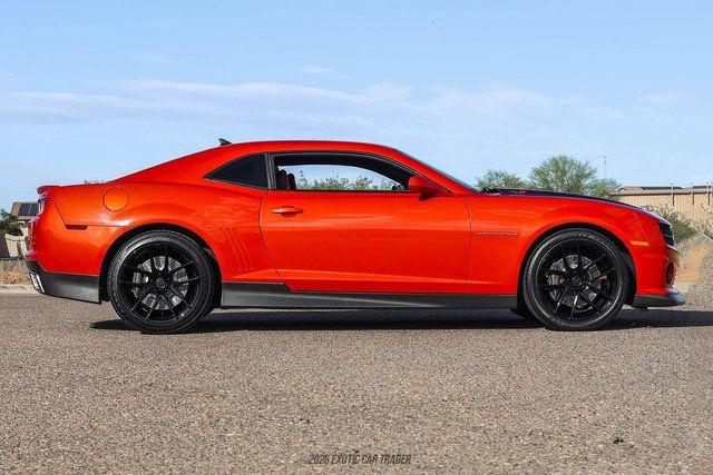 Used 2010 Chevrolet Camaro SS RWD image 9