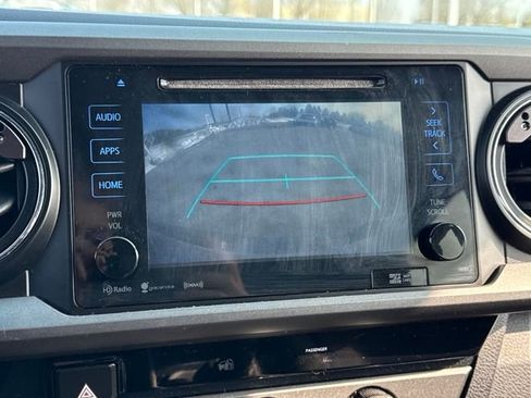 Used 2016 Toyota Tacoma TRD Off-Road w/ Towing Package image 25