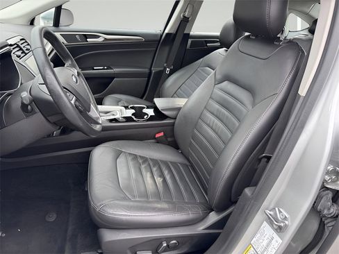 Used 2014 Ford Fusion Energi SE image 11