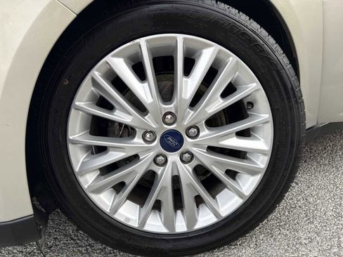 Used 2015 Ford Focus Titanium image 36