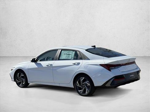 New 2025 Hyundai Elantra Limited image 7