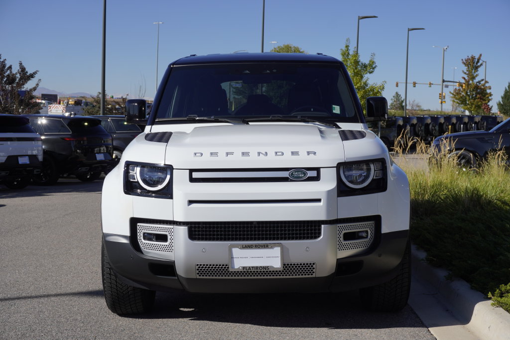 Used 2022 Land Rover Defender 110 S AWD/4WD image 5