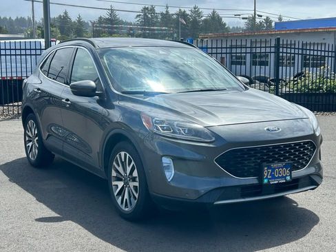 Certified 2020 Ford Escape Titanium AWD/4WD image 1