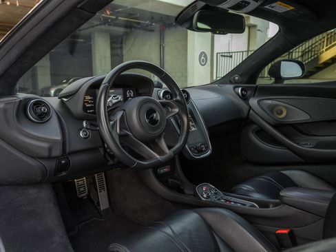 Used 2019 McLaren 570S Coupe image 10