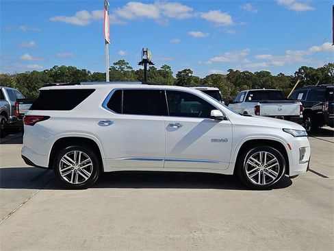 Used 2023 Chevrolet Traverse High Country w/ LPO, Floor Liner Package image 9