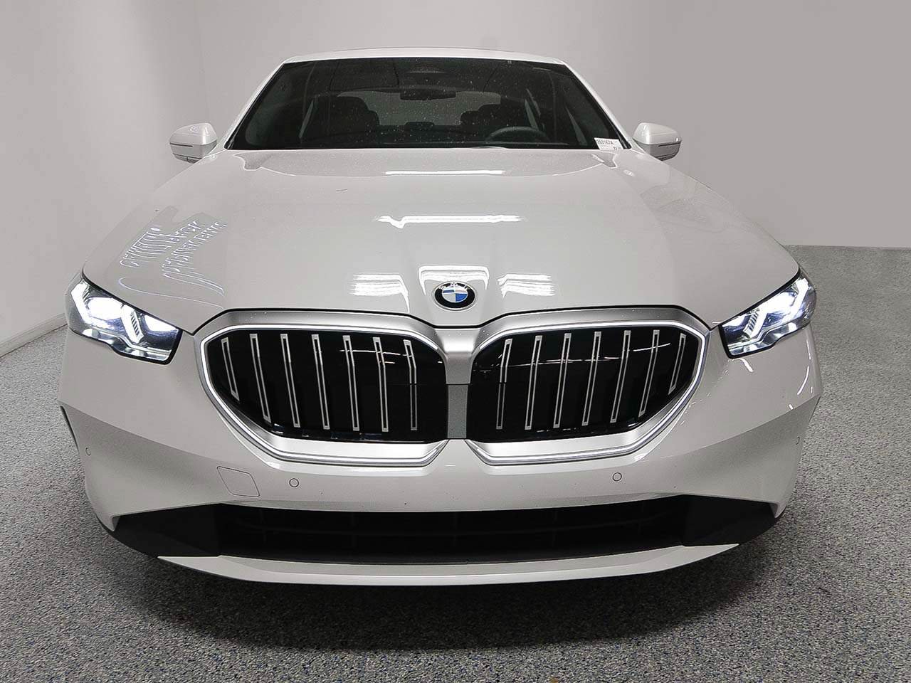 Used 2026 BMW 530i w/ Premium Package RWD image 2