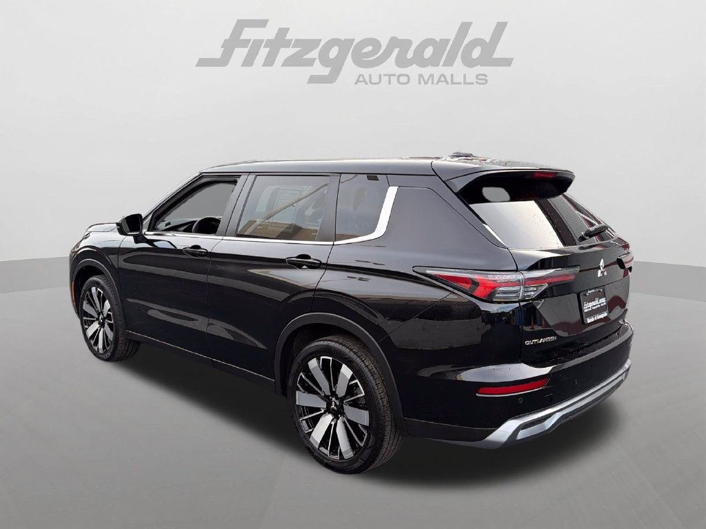 Used 2025 Mitsubishi Outlander SE AWD/4WD image 5