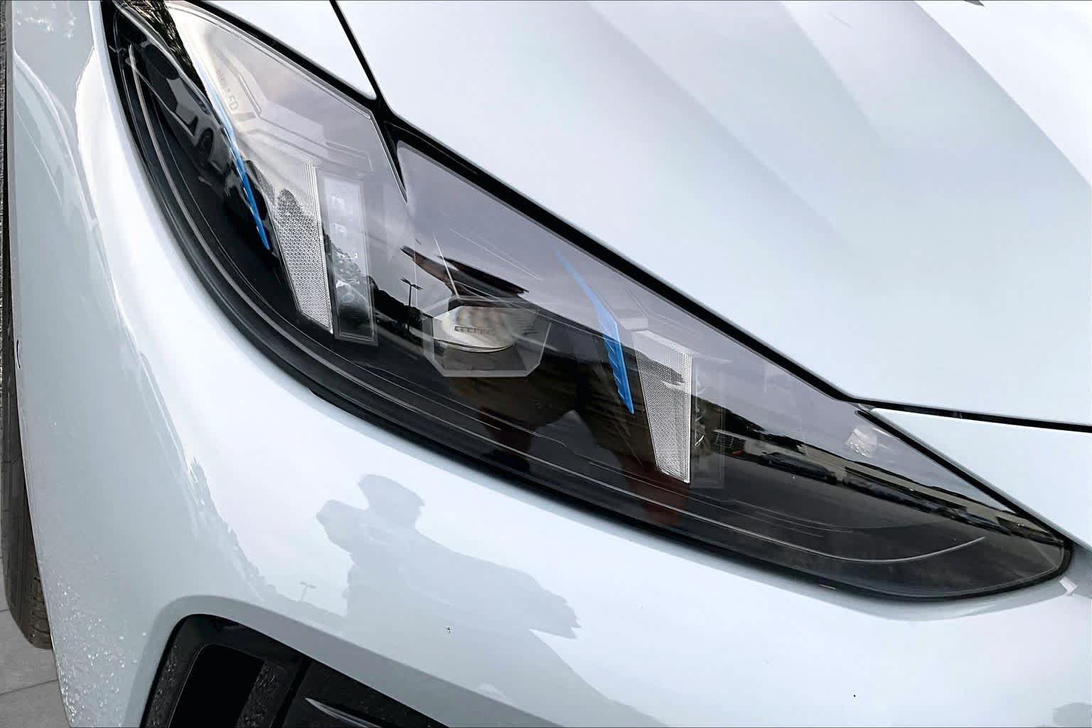 Used 2025 BMW i4 eDrive40 w/ M Sport Package RWD image 27