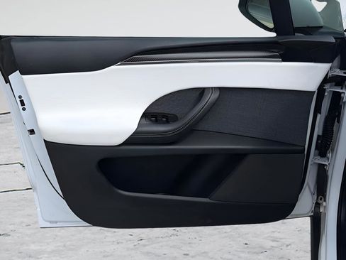 Used 2023 Tesla Model X Plaid image 16