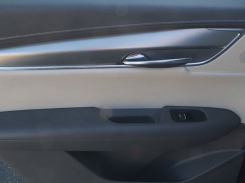 Used 2017 Cadillac XT5 Luxury w/ Driver Awareness Package image 34