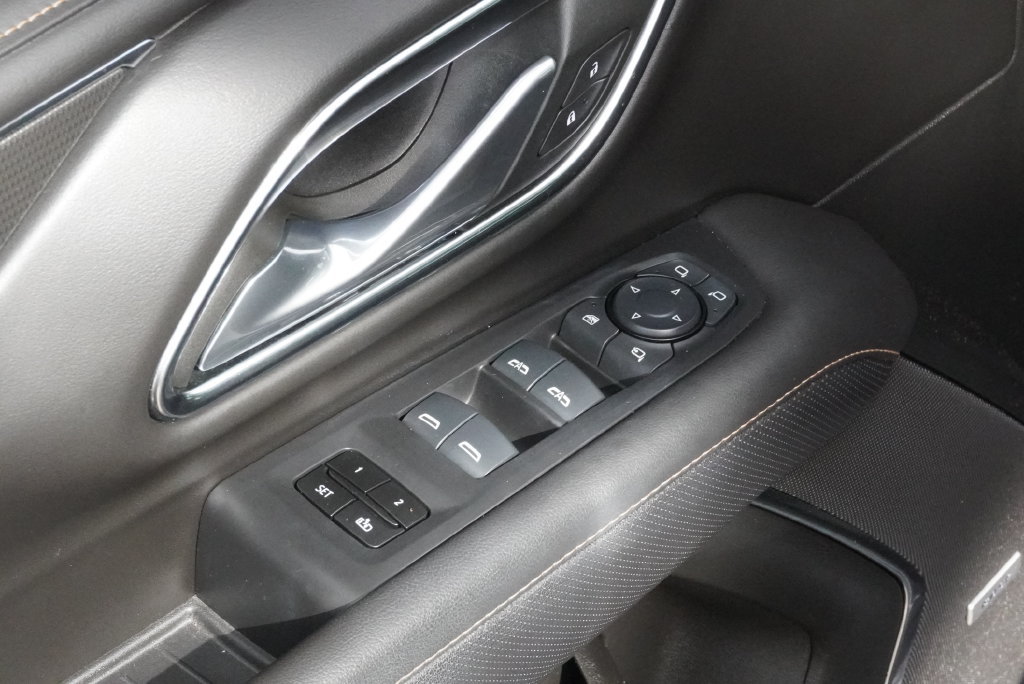 Used 2024 GMC Yukon AT4 w/ Technology Package AWD/4WD image 26