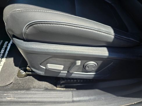 Used 2025 Hyundai Tucson Limited AWD/4WD image 15