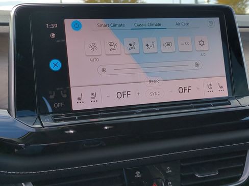 New 2026 Volkswagen Atlas SE image 12