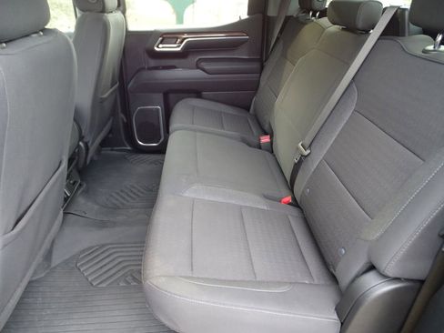 Used 2025 Chevrolet Silverado 1500 LT image 8