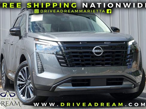 Used 2026 Nissan Pathfinder Platinum FWD image 2