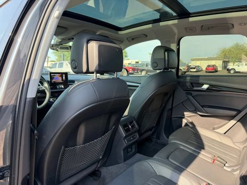 Used 2020 Audi Q5 2.0T Premium w/ Convenience Package AWD/4WD image 18