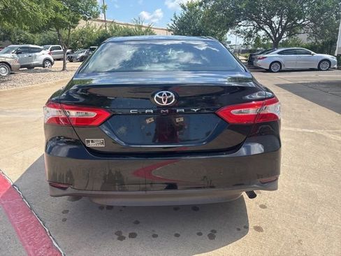 Used 2018 Toyota Camry FWD image 6