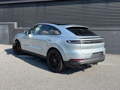 Certified 2026 Porsche Cayenne S AWD/4WD image 3