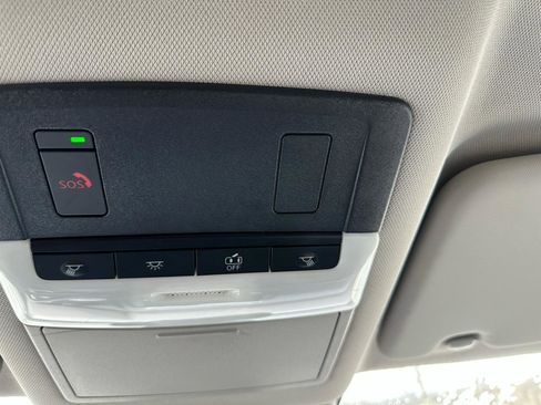 Used 2021 Nissan Rogue SV image 18