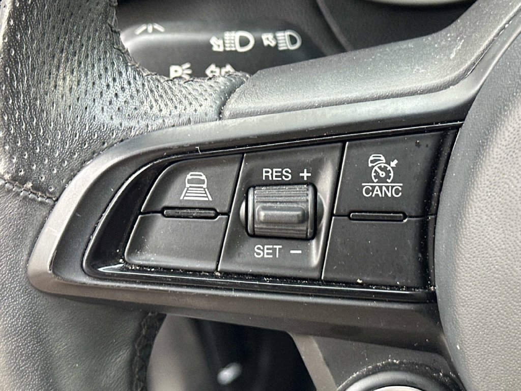 Used 2024 Alfa Romeo Giulia Ti AWD/4WD image 26