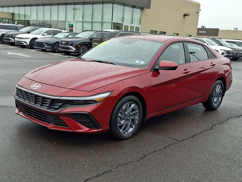 Certified 2024 Hyundai Elantra SEL image 3