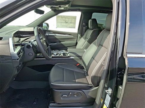 New 2026 Cadillac Escalade Luxury w/ Touring Package image 9