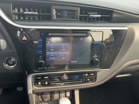 Used 2018 Toyota Corolla XLE FWD image 21