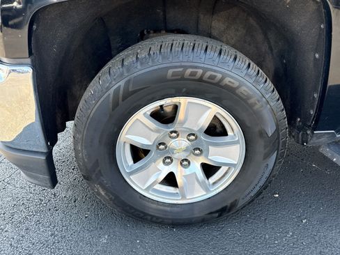 Used 2017 Chevrolet Silverado 1500 LT AWD/4WD image 9
