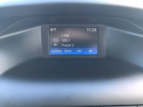 Used 2018 Ford Focus SE w/ SE Appearance Package FWD image 21